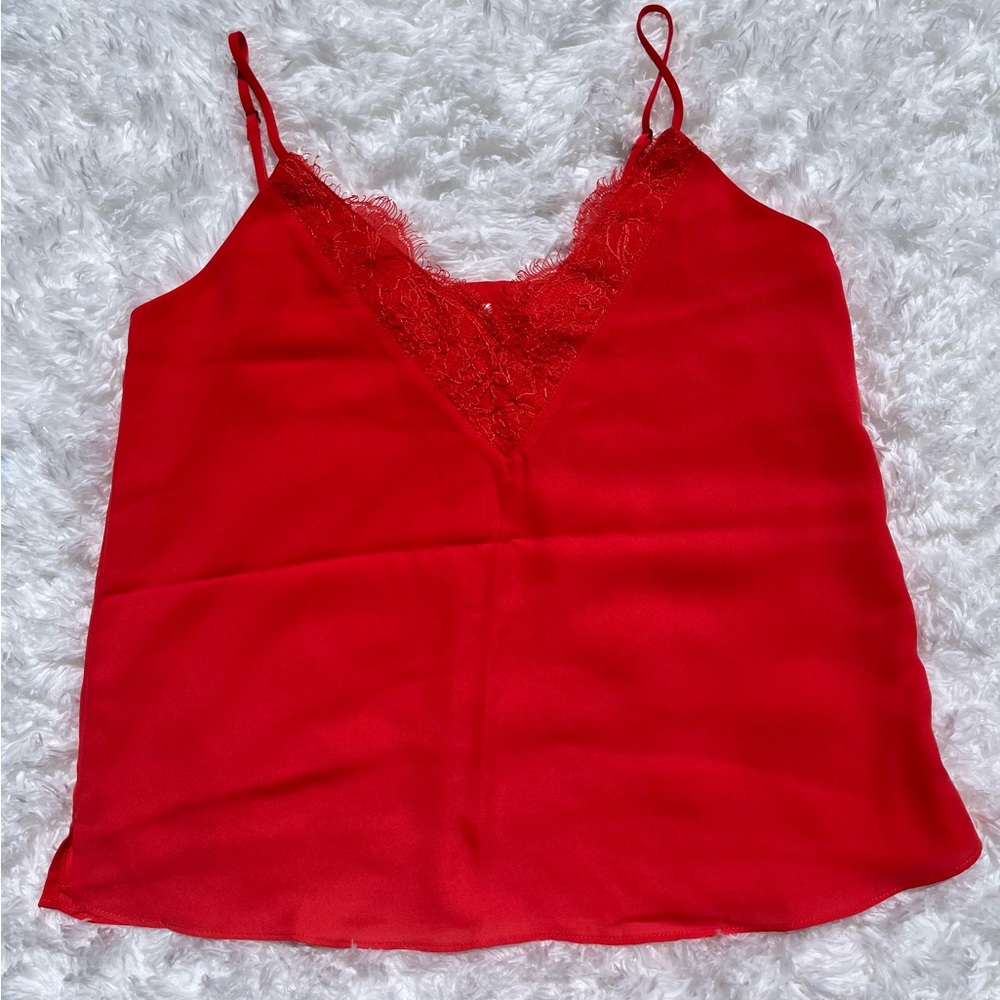 SOCIALITE CAMI TOP WITH LACE NECKLINE CORAL SIZE SMALL